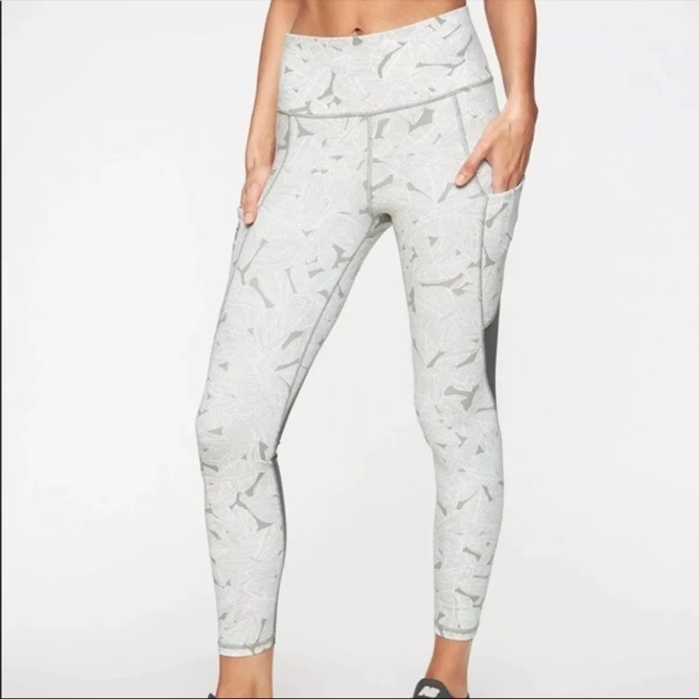 Athleta Palm All in 7/8 Tight, Silver Grey Size XL